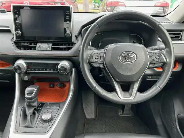トヨタ ＲＡＶ４ アドベンチャー 大阪府 2020(令2)年 5.4万km アッシュグレーメタリック/アーバンカーキ 純正９インチナビ/   フルセグTV/Bluetooth/USB/全方位モニター/衝突軽減ブレーキ/横滑り防止装置/コーナセンサー/ＢＳＭ/前席シートヒーター/スマートルームミラー/レーダークルーズコントロール/レーンキープアシスト/ステアリングスイッチ/運転席パワーシート/ステアリングヒーター/オートマチックハイビーム/ルーフレール/純正19インチアルミホイール/純正フロアマット/プッシュスタート/スマートキー/ＥＴＣ/ＬＥＤライト/禁煙車