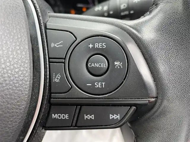 トヨタ ＲＡＶ４ アドベンチャー 大阪府 2020(令2)年 5.4万km アッシュグレーメタリック/アーバンカーキ 純正９インチナビ/   フルセグTV/Bluetooth/USB/全方位モニター/衝突軽減ブレーキ/横滑り防止装置/コーナセンサー/ＢＳＭ/前席シートヒーター/スマートルームミラー/レーダークルーズコントロール/レーンキープアシスト/ステアリングスイッチ/運転席パワーシート/ステアリングヒーター/オートマチックハイビーム/ルーフレール/純正19インチアルミホイール/純正フロアマット/プッシュスタート/スマートキー/ＥＴＣ/ＬＥＤライト