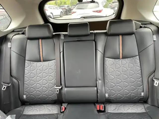 トヨタ ＲＡＶ４ アドベンチャー 大阪府 2020(令2)年 5.4万km アッシュグレーメタリック/アーバンカーキ 純正９インチナビ/   フルセグTV/Bluetooth/USB/全方位モニター/衝突軽減ブレーキ/横滑り防止装置/コーナセンサー/ＢＳＭ/前席シートヒーター/スマートルームミラー/レーダークルーズコントロール/レーンキープアシスト/ステアリングスイッチ/運転席パワーシート/ステアリングヒーター/オートマチックハイビーム/ルーフレール/純正19インチアルミホイール/純正フロアマット/プッシュスタート/スマートキー/ＥＴＣ/ＬＥＤライト