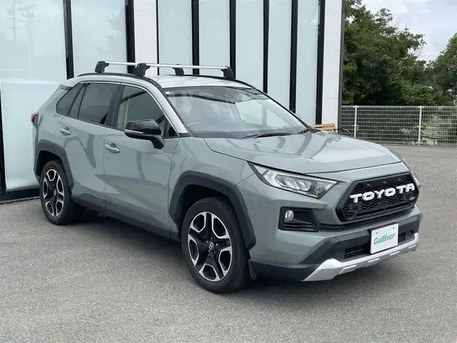 トヨタ ＲＡＶ４ アドベンチャー 大阪府 2020(令2)年 5.4万km アッシュグレーメタリック/アーバンカーキ 純正９インチナビ/   フルセグTV/Bluetooth/USB/全方位モニター/衝突軽減ブレーキ/横滑り防止装置/コーナセンサー/ＢＳＭ/前席シートヒーター/スマートルームミラー/レーダークルーズコントロール/レーンキープアシスト/ステアリングスイッチ/運転席パワーシート/ステアリングヒーター/オートマチックハイビーム/ルーフレール/純正19インチアルミホイール/純正フロアマット/プッシュスタート/スマートキー/ＥＴＣ/ＬＥＤライト