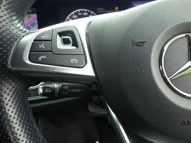 メルセデス・ベンツ Ｅ２００ SW アバンギャルド スポーツ 千葉県 2018(平30)年 5万km カバンサイトブルー 245/40R19/アクティブブレーキアシスト/アクティブレーンキーピングアシスト/ブラインドスポットアシスト/アテンションアシスト/パワーバックドア/ハーフレザーシート/前席パワーシート/シートヒーター/純正HDDナビ/地デジTV/【Bluetooth接続】/【Apple CarPlay　Android Auto対応】/360°カメラ/ディストロニック/革巻きステアリング/ステアリングスイッチ/パドルシフト/ETC（2.0）/LEDヘッドライト/フォグライト/ウインカーミラー/パークトロニック/純正19インチアルミホイル/サイド/カーテンエアバッグ/キーレスゴー