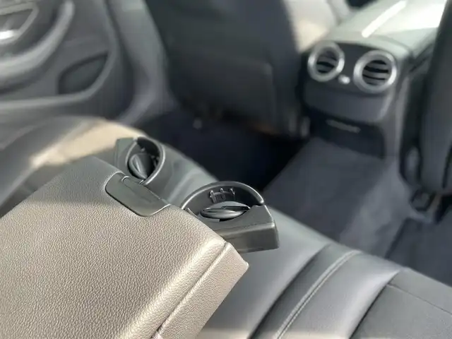 メルセデス・ベンツ Ｅ２００ SW アバンギャルド スポーツ 千葉県 2018(平30)年 5万km カバンサイトブルー 245/40R19/アクティブブレーキアシスト/アクティブレーンキーピングアシスト/ブラインドスポットアシスト/アテンションアシスト/パワーバックドア/ハーフレザーシート/前席パワーシート/シートヒーター/純正HDDナビ/地デジTV/【Bluetooth接続】/【Apple CarPlay　Android Auto対応】/360°カメラ/ディストロニック/革巻きステアリング/ステアリングスイッチ/パドルシフト/ETC（2.0）/LEDヘッドライト/フォグライト/ウインカーミラー/パークトロニック/純正19インチアルミホイル/サイド/カーテンエアバッグ/キーレスゴー