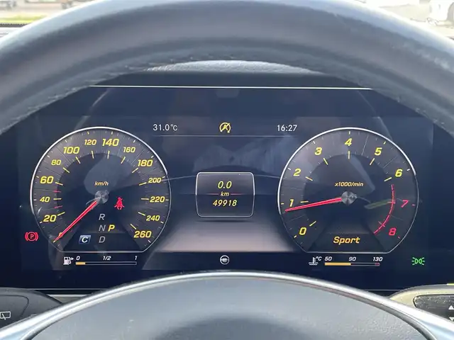 メルセデス・ベンツ Ｅ２００ SW アバンギャルド スポーツ 千葉県 2018(平30)年 5万km カバンサイトブルー 245/40R19/アクティブブレーキアシスト/アクティブレーンキーピングアシスト/ブラインドスポットアシスト/アテンションアシスト/パワーバックドア/ハーフレザーシート/前席パワーシート/シートヒーター/純正HDDナビ/地デジTV/【Bluetooth接続】/【Apple CarPlay　Android Auto対応】/360°カメラ/ディストロニック/革巻きステアリング/ステアリングスイッチ/パドルシフト/ETC（2.0）/LEDヘッドライト/フォグライト/ウインカーミラー/パークトロニック/純正19インチアルミホイル/サイド/カーテンエアバッグ/キーレスゴー