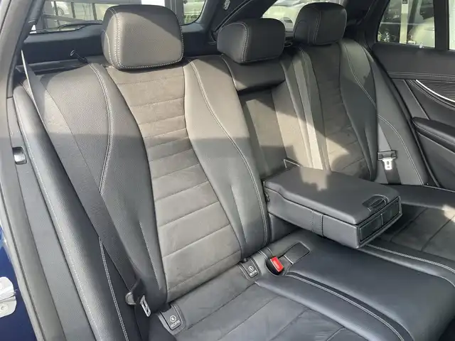 メルセデス・ベンツ Ｅ２００ SW アバンギャルド スポーツ 千葉県 2018(平30)年 5万km カバンサイトブルー 245/40R19/アクティブブレーキアシスト/アクティブレーンキーピングアシスト/ブラインドスポットアシスト/アテンションアシスト/パワーバックドア/ハーフレザーシート/前席パワーシート/シートヒーター/純正HDDナビ/地デジTV/【Bluetooth接続】/【Apple CarPlay　Android Auto対応】/360°カメラ/ディストロニック/革巻きステアリング/ステアリングスイッチ/パドルシフト/ETC（2.0）/LEDヘッドライト/フォグライト/ウインカーミラー/パークトロニック/純正19インチアルミホイル/サイド/カーテンエアバッグ/キーレスゴー