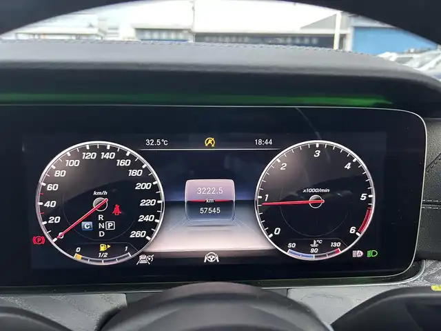 メルセデス・ベンツ ＣＬＳ２２０ｄ スポーツ エクスクルーシブPKG 滋賀県 2018(平30)年 5.8万km ダイヤモンドホワイト エクスクルーシブパッケージ/ナビ/TV/BT/USB/HUD/パノラミックスライディングルーフ/シートヒーター／エアーシート/360°カメラ/ブルメスターサラウンドシステム/パヒュームアトマイザ／イオナイザー/20インチAMGホイール（ブラック）
