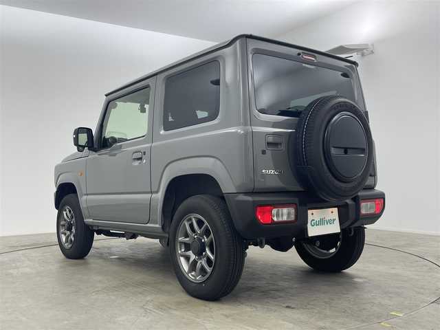 スズキ ジムニー XC 岡山県 2023(令5)年 1.8万km ミディアムグレー ワンオーナー		/メモリナビゲーション		/【フルセグ/Bluetooth/DVD/MSV】		/バックカメラ		/純正16inアルミホイール+サマータイヤ：装着		/クルーズコントロール		/ビルトインETC		/LEDヘッドライト（AUTO機能付き）		/シートヒーター		/横滑り防止機能		/衝突軽減システム		/車線逸脱防止システム/ヘッドライトウォッシャー/ダウンヒルアシスト		/ドライブレコーダー				/スマートキー	/ステアリングスイッチ		/プッシュスタート			/フロアマット		/新車保証書		/取扱説明書