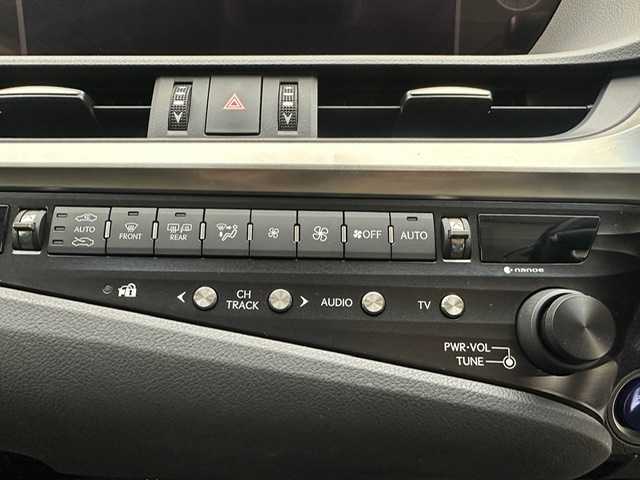レクサス ＥＳ 300h バージョンL 兵庫県 2020(令2)年 12.2万km ソニッククォーツ 純正ナビ（CD、DVD、SD、BT）/フルセグTV/マークレビンソンサウンド/ドラレコ前方/アラウンドビューモニター/レーンキープアシスト/レーザークルーズコントロール/PCS/ステアリングスイッチ/パドルシフト/ＭＴモードＡＴ/黒レザーシート/D/N席パワーシート/シートヒーター/エアシート/メモリーシート/ハンドルヒーター/LEDライト/オートライト/フロアマット/サンルーフ/カードキー有