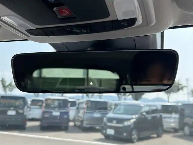 ホンダ ヴェゼル ハイブリッド e:HEV Z 和歌山県 2025(令7)年 0.1千km プラチナホワイトパール 純正Honda CONNECTディスプレーオーディオ（ナビ付）/フルセグTV/Bluetooth/USB/カープレイ/バックカメラ/ETC2.0/ワイヤレス充電器/ホンダセンシング/衝突軽減カメラ/路外逸脱抑制/BSM/踏み間違い防止機能/クリアランスソナー/レーダークルーズコントロール/革巻きステアリング/パドルシフト/ステアリングヒーター/ステアリングスイッチ/ハーフレザーシート/前席シートヒーター/LEDヘッドライト/オートライト/純正18インチAW/フロントグリル　ベルリナブラック/プッシュスタート/スマートキー/スペアキー/取扱説明書/保証書