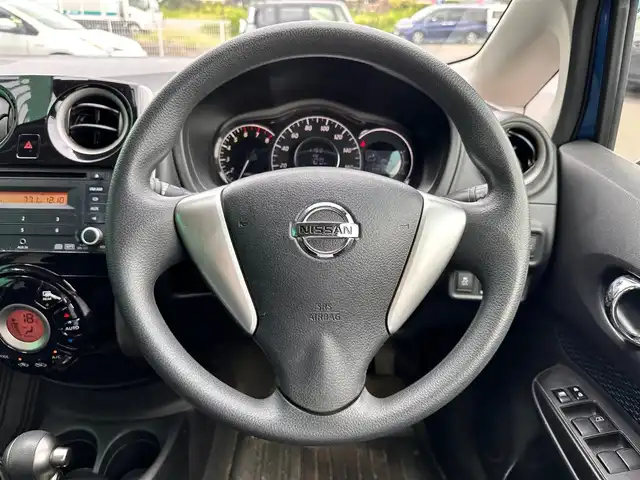 日産 ノート X DIG－S 宮城県 2015(平27)年 7.2万km シャイニングブルー エマージェンシーブレーキ/純正オーディオ/レーンキープアラート/横滑り防止装置/アイドリングストップ/社外アルミ/オートライト/フロアマット/ドアバイザー/スマートキー