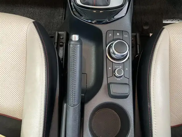 マツダ ＣＸ－３ XD ツーリング Lパッケージ 静岡県 2015(平27)年 9.5万km ジェットブラックマイカ (株)IDOMが運営する【じしゃロン焼津店】の自社ローン専用車両になります。こちらは現金またはオートローンご利用時の価格です。自社ローンご希望の方は別途その旨お申付け下さい /純正SDナビ/（フルセグTV/Bluetooth接続/CD/DVD）/衝突軽減ブレーキ/レーダークルーズ/ブラインドスポットモニター/バックカメラ/レザーシート/前席シートヒーター/LEDヘッドライト/オートライト/プッシュスタート＆スマートキー