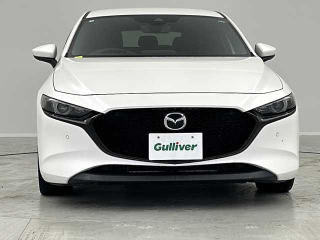 マツダ マツダ３ファストバック 20S Lパッケージ 茨城県 2020(令2)年 6万km スノーフレイクホワイトパールマイカ 純正ナビ　/全周囲カメラ　/Ｂｌｕｅｔｏｏｔｈ接続　/ＣＤ／ＤＶＤ／フルセグＴＶ　/ビルドインＥＴＣ　/ＨＤＭＩ　/ステアリングヒーター　/追従クルコン　/コーナーセンサー　/オートホールド　/メモリーシート