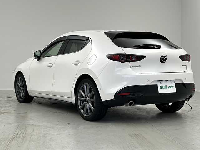 マツダ マツダ３ファストバック 20S Lパッケージ 茨城県 2020(令2)年 6万km スノーフレイクホワイトパールマイカ 純正ナビ　/全周囲カメラ　/Ｂｌｕｅｔｏｏｔｈ接続　/ＣＤ／ＤＶＤ／フルセグＴＶ　/ビルドインＥＴＣ　/ＨＤＭＩ　/ステアリングヒーター　/追従クルコン　/コーナーセンサー　/オートホールド　/メモリーシート