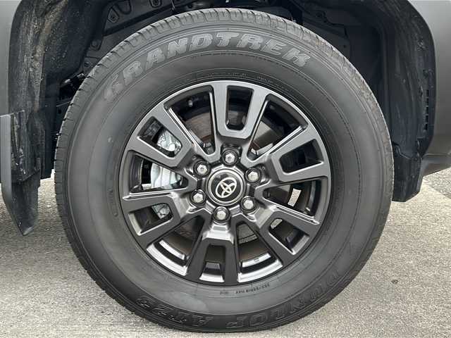 トヨタ ランドクルーザー ２５０ VX 京都府 2024(令6)年 1.1万km ブラック サンルーフ /本革 /D席パワーシート/前席シートヒーター/エアシート /12.3インチディスプレイオーディオ/純正ナビ/フルセグTV/Bluetooth/USB/HDMI/Miracast/ パノラミックビューモニター /前後コーナーセンサー /BSM /LEDヘッドライト /オートライト/オートマチックハイビーム/ウィンカーミラー/デジタルインナーミラー/クルコン追従有  /レーダークルーズコントロール/純正ドライブレコーダー/純正AW18インチ/パワーバックドア/ルーフレール/サイドステップ/Wサイドエアバッグ/カーテンエアバッグ
