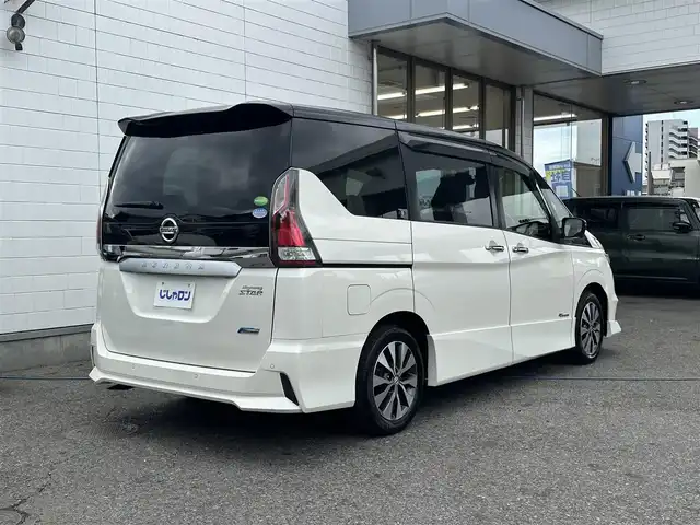 日産 セレナ ハイウェイスター G 滋賀県 2017(平29)年 13万km ブリリアントホワイトパール 2トーン (株)IDOMが運営する【じしゃロン草津店】の自社ローン専用車両になりますこちらは現金またはオートローンご利用時の価格です。自社ローンご希望の方は別途その旨お申付け下さい/フルセグテレビ/バックカメラ/アイドリングストップ/クルーズコントロール/ドアバイザー/プッシュスタート/両側パワースライドドア/イージークローザー/ETC