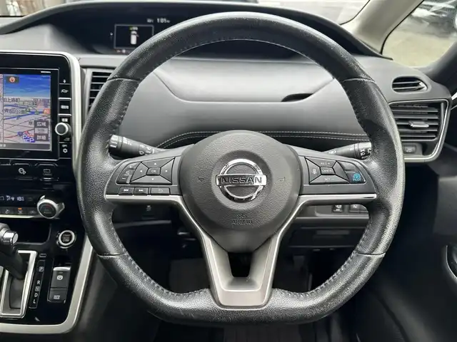 日産 セレナ ハイウェイスター G 滋賀県 2017(平29)年 13万km ブリリアントホワイトパール 2トーン (株)IDOMが運営する【じしゃロン草津店】の自社ローン専用車両になりますこちらは現金またはオートローンご利用時の価格です。自社ローンご希望の方は別途その旨お申付け下さい/フルセグテレビ/バックカメラ/アイドリングストップ/クルーズコントロール/ドアバイザー/プッシュスタート/両側パワースライドドア/イージークローザー/ETC