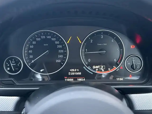 ＢＭＷ ５２３ｄ Mスポーツ 東京都 2016(平28)年 11.7万km カーボンブラックM 純正HDDナビ/バックカメラ/レザーシート/パワーシート/ドライビングアシストプラス/軽減ブレーキ/衝突回避/前車接近警告/レーンディパーチャーアラート/アクティブクルーズコントロール/ETC2.0/ステアリングスイッチ/パドルシフト/革巻きステアリングホイール/HIDヘッドライト/フォグランプ/Mスポーツサスペンション/プッシュスタート/スマートキー/アイドリングストップ/フロアマット/保証書/取扱説明書