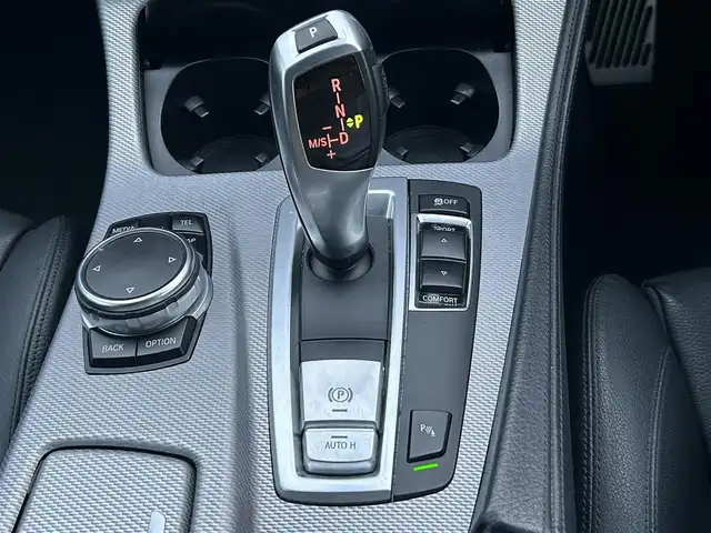 ＢＭＷ ５２３ｄ Mスポーツ 東京都 2016(平28)年 11.7万km カーボンブラックM 純正HDDナビ/バックカメラ/レザーシート/パワーシート/ドライビングアシストプラス/軽減ブレーキ/衝突回避/前車接近警告/レーンディパーチャーアラート/アクティブクルーズコントロール/ETC2.0/ステアリングスイッチ/パドルシフト/革巻きステアリングホイール/HIDヘッドライト/フォグランプ/Mスポーツサスペンション/プッシュスタート/スマートキー/アイドリングストップ/フロアマット/保証書/取扱説明書