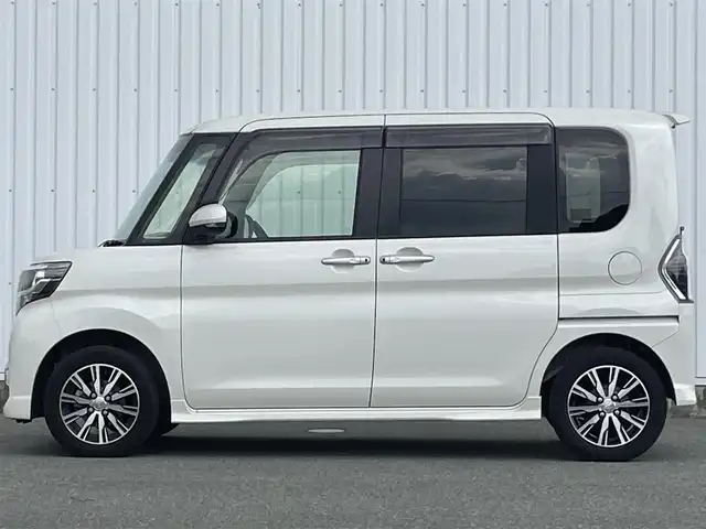 ダイハツ タント カスタム X トップED SA Ⅲ 福岡県 2018(平30)年 1.7万km パールホワイトⅢ スマートアシスト/衝突軽減/レーンキープアシスト/純正ナビ（ＮＭＺＫ－Ｗ６９Ｄ２）/フルセグTV/CD/DVD/BT/SD/バックカメラ/パワースライドドア/ハーフレザー/シートヒーター/ETC/ＬＥＤオートライト/オートハイビーム/フォグランプ/アイドリングストップ/ステアリングリモコン/スマートキー/プッシュスタート/ベンチシート/フルフラットシート