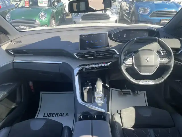 プジョー ３００８ GT ブルー HDi 滋賀県 2020(令2)年 2.1万km BLANC NACRE サンルーフ/ファーストクラスＰＫＧ/ハーフレザーシート/・前席パワーシート　/・前席シートヒーター　/純正ディスプレイオーディオ（BT/CarPlay）/３６０°カメラ/ＡＣＣ　/ＢＳＭ　/ＬＫＡ　/ワイヤレスチャージ　/アンビエントライト　/ＥＴＣ/コーナーセンサー /純正18インチAW