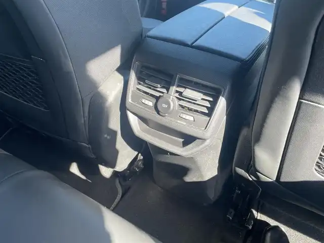 プジョー ３００８ GT ブルー HDi 滋賀県 2020(令2)年 2.1万km BLANC NACRE サンルーフ/ファーストクラスＰＫＧ/ハーフレザーシート/・前席パワーシート　/・前席シートヒーター　/純正ディスプレイオーディオ（BT/CarPlay）/３６０°カメラ/ＡＣＣ　/ＢＳＭ　/ＬＫＡ　/ワイヤレスチャージ　/アンビエントライト　/ＥＴＣ/コーナーセンサー /純正18インチAW