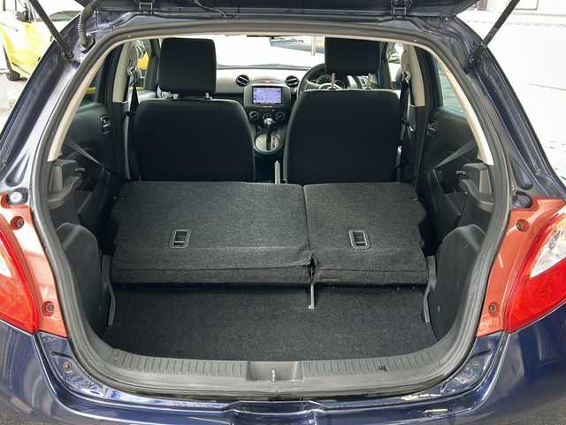 マツダ デミオ 13C－V スマートEDⅡ 兵庫県 2013(平25)年 3.3万km ストーミーブルーマイカ ワンオーナー/社外SDナビ/　DVD/USB/AM/FM/ワンセグテレビ（走行中視聴不可）/前方ドライブレコーダー/アンチロック・ブレーキ・システム/盗難防止装置/純正フロアマット/パワーステアリング/パワーウィンドウ/エアバッグ（W）/リモコンキー/保証書/取扱説明書