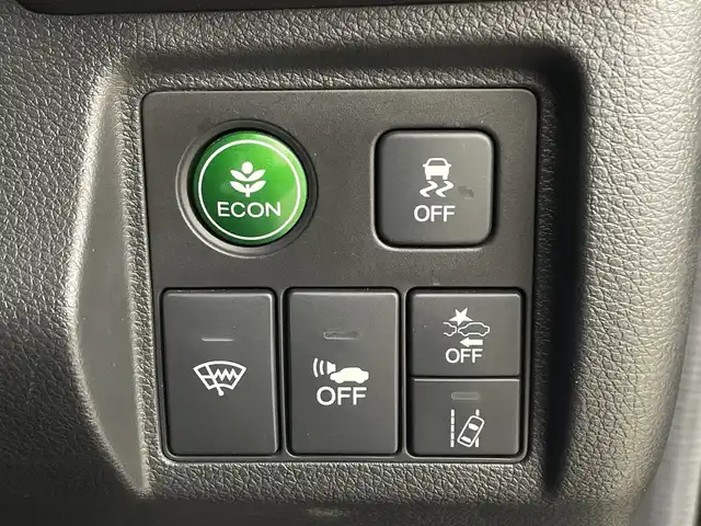 ホンダ ヴェゼル ハイブリッド Z ホンダセンシング 鹿児島県 2019(平31)年 3.1万km クリスタルブラックパール 純正ナビ/・CD/DVD/・FM/AM/・フルセグTV/・SD/Music Rack/・USB/HDMI/・Bluetooth/ホンダセンシング/●衝突軽減ブレーキ〈CMBS〉/●誤発進抑制機能/●歩行者事故低減ステアリング/●路外逸脱抑制機能/●ACC〈アダプティブ・クルーズ・コントロール〉/●LKAS〈車線維持支援システム〉/●先行車発進お知らせ機能/●標識認識機能/バックカメラ/サイドカーテンエアバッグ/LEDヘッドライト/ハーフレザーシート/運転席+助手席シートヒーター/ドライブレコーダー/ビルトインETC/アイドリングストップ/パドルシフト/横滑り防止装置