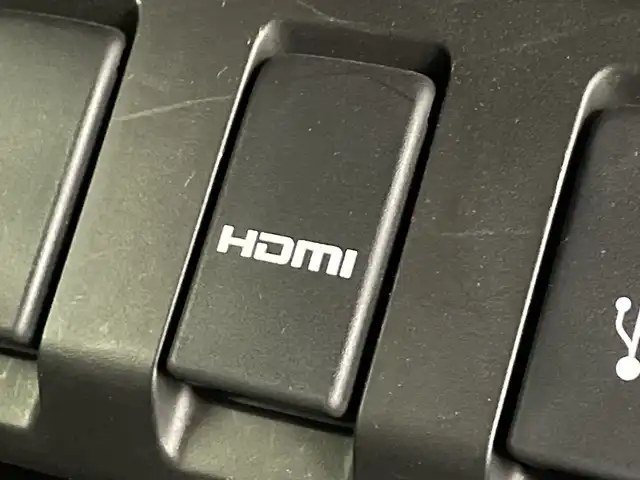 ホンダ ヴェゼル ハイブリッド Z ホンダセンシング 鹿児島県 2019(平31)年 3.1万km クリスタルブラックパール 純正ナビ/・CD/DVD/・FM/AM/・フルセグTV/・SD/Music Rack/・USB/HDMI/・Bluetooth/ホンダセンシング/●衝突軽減ブレーキ〈CMBS〉/●誤発進抑制機能/●歩行者事故低減ステアリング/●路外逸脱抑制機能/●ACC〈アダプティブ・クルーズ・コントロール〉/●LKAS〈車線維持支援システム〉/●先行車発進お知らせ機能/●標識認識機能/バックカメラ/サイドカーテンエアバッグ/LEDヘッドライト/ハーフレザーシート/運転席+助手席シートヒーター/ドライブレコーダー/ビルトインETC/アイドリングストップ/パドルシフト/横滑り防止装置