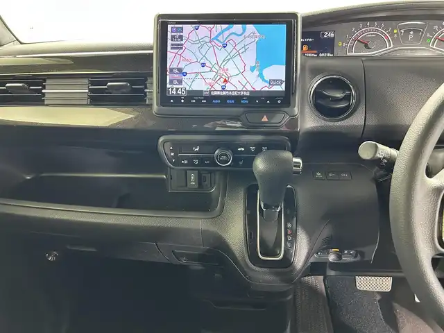 ホンダ Ｎ ＢＯＸ カスタム G L ホンダセンシング 佐賀県 2019(令1)年 4.2万km クリスタルブラックパール 純正8インチナビ/フルセグＴＶ/CD/DVD/Bluetooth/バックカメラ/衝突被害軽減システム/レーダークルーズコントロール/レーンアシスト/先行車発信お知らせ機能/ロードサインアシスト/クリアランスソアー/オートライト/オートマチックハイビーム/LEDヘッドライト/LEDフォグライト/ビルトインETC/運転席・助手席シートヒーター/助手席側パワースライドドア/後席サンシェード/チップアップシート/IＳＯＦＩＸ対応/スマートキー/スペアキー×１/純正フロアマット/純正14インチアルミホイール