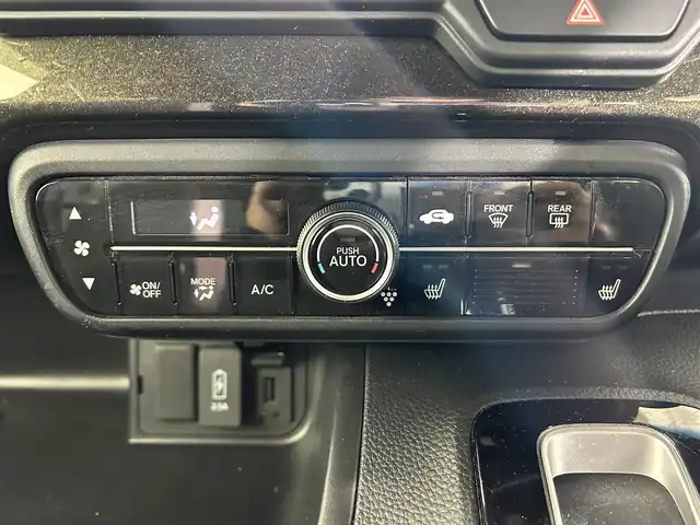 ホンダ Ｎ ＢＯＸ カスタム G L ホンダセンシング 佐賀県 2019(令1)年 4.2万km クリスタルブラックパール 純正8インチナビ/フルセグＴＶ/CD/DVD/Bluetooth/バックカメラ/衝突被害軽減システム/レーダークルーズコントロール/レーンアシスト/先行車発信お知らせ機能/ロードサインアシスト/クリアランスソアー/オートライト/オートマチックハイビーム/LEDヘッドライト/LEDフォグライト/ビルトインETC/運転席・助手席シートヒーター/助手席側パワースライドドア/後席サンシェード/チップアップシート/IＳＯＦＩＸ対応/スマートキー/スペアキー×１/純正フロアマット/純正14インチアルミホイール