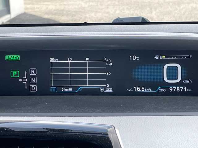 トヨタ プリウス S 道央・札幌 2016(平28)年 9.8万km スティールブロンドM ４WD/寒冷地仕様/純正ディーラーOPナビ/CD/DVD/BT/フルセグ/横滑り防止装置/クリアランスソナー/パーキングアシスト/バックカメラ/ビルトインETC/ドライブレコーダー/EVMODE/DRIVEMODE切替/ワイパーデアイサー/革巻きステアリング/ステアリングリモコン/プッシュスタート/スマートキー/LEDヘッドライト/オートライト/フォグランプ/電動格納ミラー/ヒーテッドドアミラー/ウィンカーミラー/純正フロアマット/ドアバイザー/スペアキー/純正エンジンスターター/社外AW付夏タイヤ積込/（純正ホイールキャップ付）/195/65/R15/2021年/山4mm