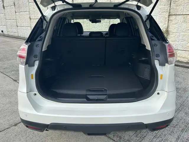 日産 エクストレイル 20X エマージェンシーブレーキ 長崎県 2015(平27)年 3.7万km ブリリアントホワイトパール ワンオーナー/純正メモリナビ/（CD/DVD/BT/フルセグ）/全方位カメラ/衝突軽減システム/レーンアシスト/クルーズコントロール/ETC/ステアリングスイッチ/シートヒーター/オートライト/純正１７インチAW