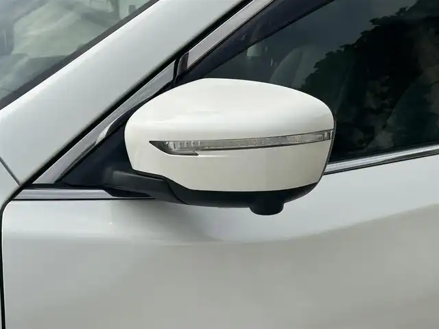 日産 エクストレイル 20X エマージェンシーブレーキ 長崎県 2015(平27)年 3.7万km ブリリアントホワイトパール ワンオーナー/純正メモリナビ/（CD/DVD/BT/フルセグ）/全方位カメラ/衝突軽減システム/レーンアシスト/クルーズコントロール/ETC/ステアリングスイッチ/シートヒーター/オートライト/純正１７インチAW