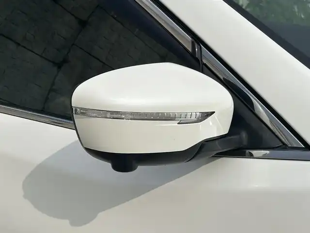 日産 エクストレイル 20X エマージェンシーブレーキ 長崎県 2015(平27)年 3.7万km ブリリアントホワイトパール ワンオーナー/純正メモリナビ/（CD/DVD/BT/フルセグ）/全方位カメラ/衝突軽減システム/レーンアシスト/クルーズコントロール/ETC/ステアリングスイッチ/シートヒーター/オートライト/純正１７インチAW