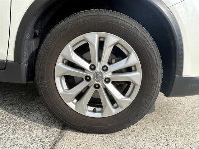 日産 エクストレイル 20X エマージェンシーブレーキ 長崎県 2015(平27)年 3.7万km ブリリアントホワイトパール ワンオーナー/純正メモリナビ/（CD/DVD/BT/フルセグ）/全方位カメラ/衝突軽減システム/レーンアシスト/クルーズコントロール/ETC/ステアリングスイッチ/シートヒーター/オートライト/純正１７インチAW