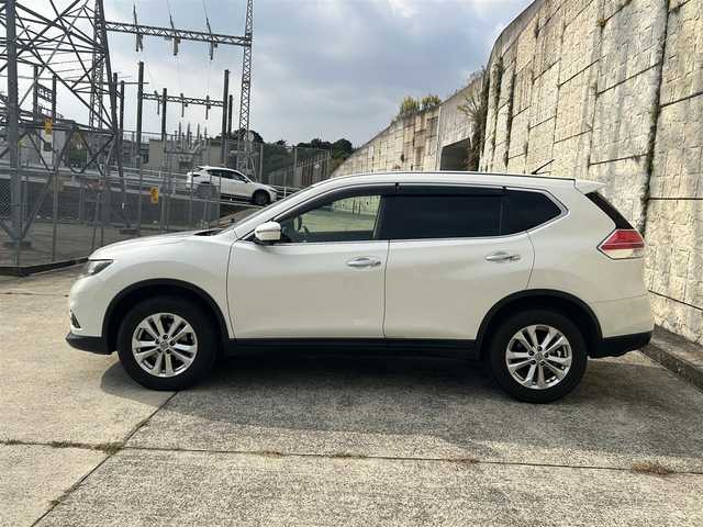 日産 エクストレイル 20X エマージェンシーブレーキ 長崎県 2015(平27)年 3.7万km ブリリアントホワイトパール ワンオーナー/純正メモリナビ/（CD/DVD/BT/フルセグ）/全方位カメラ/衝突軽減システム/レーンアシスト/クルーズコントロール/ETC/ステアリングスイッチ/シートヒーター/オートライト/純正１７インチAW