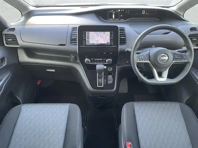 日産 セレナ ハイウェイスター V 静岡県 2020(令2)年 5.3万km ブリリアントホワイトパール 純正ナビ/・フルセグTV/・Bluetooth接続/・DVD再生/プロパイロット/エマージェンシーブレーキ/アラウンドビューモニター/パーキングアシスト/BSM/両側パワースライドドア/電動パーキングブレーキ/オートブレーキホールド/プッシュスタート/スマートキー/スペアキー/ビルトインETC/ドラレコ/LEDオートライト/オートハイビーム/スタッドレスタイヤ＋社外ホイール4本有り（195/65R15）