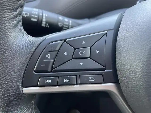 日産 セレナ ハイウェイスター V 静岡県 2020(令2)年 5.3万km ブリリアントホワイトパール 純正ナビ/・フルセグTV/・Bluetooth接続/・DVD再生/プロパイロット/エマージェンシーブレーキ/アラウンドビューモニター/パーキングアシスト/BSM/両側パワースライドドア/電動パーキングブレーキ/オートブレーキホールド/プッシュスタート/スマートキー/スペアキー/ビルトインETC/ドラレコ/LEDオートライト/オートハイビーム/スタッドレスタイヤ＋社外ホイール4本有り（195/65R15）