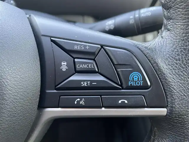 日産 セレナ ハイウェイスター V 静岡県 2020(令2)年 5.3万km ブリリアントホワイトパール 純正ナビ/・フルセグTV/・Bluetooth接続/・DVD再生/プロパイロット/エマージェンシーブレーキ/アラウンドビューモニター/パーキングアシスト/BSM/両側パワースライドドア/電動パーキングブレーキ/オートブレーキホールド/プッシュスタート/スマートキー/スペアキー/ビルトインETC/ドラレコ/LEDオートライト/オートハイビーム/スタッドレスタイヤ＋社外ホイール4本有り（195/65R15）