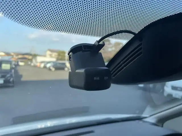 日産 セレナ ハイウェイスター V 静岡県 2020(令2)年 5.3万km ブリリアントホワイトパール 純正ナビ/・フルセグTV/・Bluetooth接続/・DVD再生/プロパイロット/エマージェンシーブレーキ/アラウンドビューモニター/パーキングアシスト/BSM/両側パワースライドドア/電動パーキングブレーキ/オートブレーキホールド/プッシュスタート/スマートキー/スペアキー/ビルトインETC/ドラレコ/LEDオートライト/オートハイビーム/スタッドレスタイヤ＋社外ホイール4本有り（195/65R15）