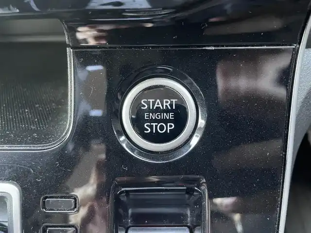 日産 セレナ ハイウェイスター V 静岡県 2020(令2)年 5.3万km ブリリアントホワイトパール 純正ナビ/・フルセグTV/・Bluetooth接続/・DVD再生/プロパイロット/エマージェンシーブレーキ/アラウンドビューモニター/パーキングアシスト/BSM/両側パワースライドドア/電動パーキングブレーキ/オートブレーキホールド/プッシュスタート/スマートキー/スペアキー/ビルトインETC/ドラレコ/LEDオートライト/オートハイビーム/スタッドレスタイヤ＋社外ホイール4本有り（195/65R15）