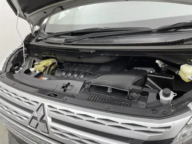 三菱 デリカＤ：５ G 宮城県 2020(令2)年 4.2万km シルバーⅡ パイオニアナビ/全周囲カメラ/オーバーフェンダー/JAOSリアラダー/マッドフラップ/MKW16インチアルミ/フリップダウンモニター/HDMI入力端子/innoルーフラック /レーダークルーズコントロール/両側パワースライドドア/ETC/ドライブレコーダー/100V電源/レザー調シートカバー/禁煙車