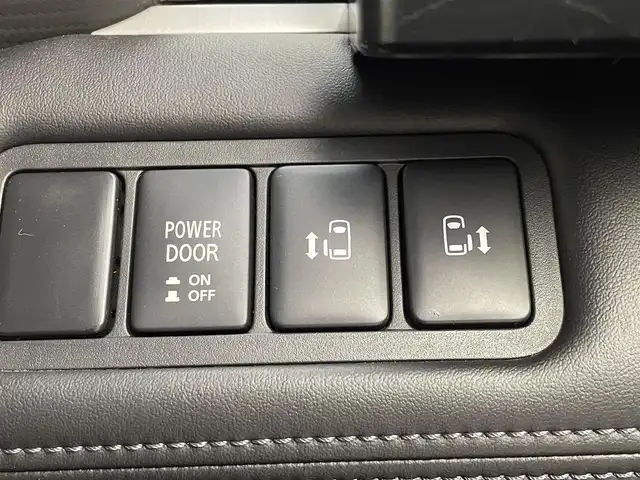 三菱 デリカＤ：５ G 宮城県 2020(令2)年 4.2万km シルバーⅡ パイオニアナビ/全周囲カメラ/オーバーフェンダー/JAOSリアラダー/マッドフラップ/MKW16インチアルミ/フリップダウンモニター/HDMI入力端子/innoルーフラック /レーダークルーズコントロール/両側パワースライドドア/ETC/ドライブレコーダー/100V電源/レザー調シートカバー/禁煙車