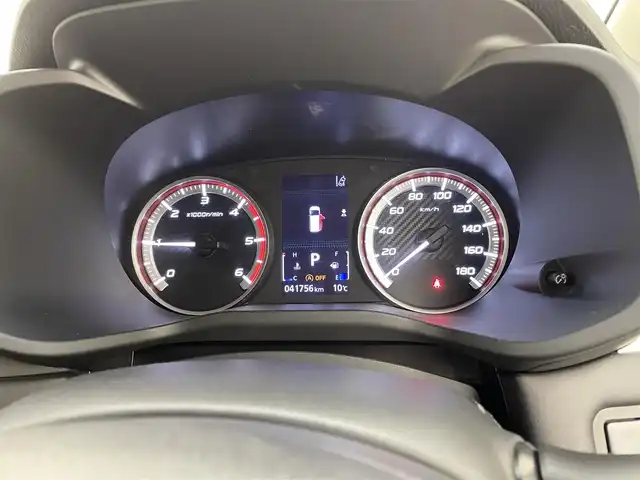 三菱 デリカＤ：５ G 宮城県 2020(令2)年 4.2万km シルバーⅡ パイオニアナビ/全周囲カメラ/オーバーフェンダー/JAOSリアラダー/マッドフラップ/MKW16インチアルミ/フリップダウンモニター/HDMI入力端子/innoルーフラック /レーダークルーズコントロール/両側パワースライドドア/ETC/ドライブレコーダー/100V電源/レザー調シートカバー/禁煙車