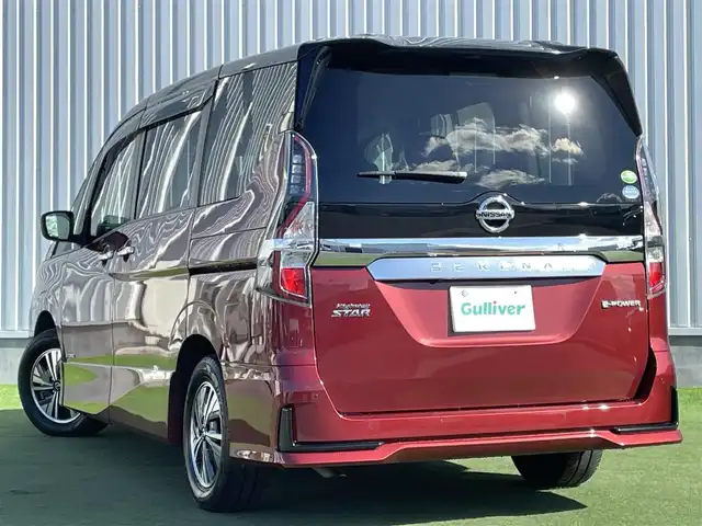 日産 セレナ e－パワー ハイウェイスター 香川県 2020(令2)年 4.4万km マルーンレッド 2トーン 登録時走行距離43310km/純正10型SDナビ/（フルセグTV/Bluetooth/DVD）/バックカメラ/純正フリップダウンモニター/純正ドライブレコーダー【DJ4-D】/エマージェンシーブレーキ/車線逸脱警報機能/クルーズコントロール/ブラインドスポットモニター/コーナーセンサー/革巻きステアリング/ステアリングスイッチ/ビルトインETC/オートライト/LEDヘッドライト/LEDフォグライト/純正15インチアルミホイール/純正フロアマット/両側スライドドア/オートエアコン/リアエアコン/2列目パーソナルテーブル/後席サンシェード/スマートキー/プッシュスタート/ウィンカー付電動格納ミラー/ISOFIX/取扱説明書