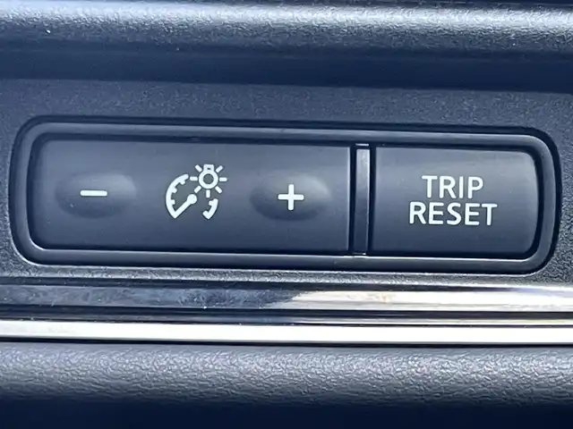 日産 セレナ e－パワー ハイウェイスター 香川県 2020(令2)年 4.4万km マルーンレッド 2トーン 登録時走行距離43310km/純正10型SDナビ/（フルセグTV/Bluetooth/DVD）/バックカメラ/純正フリップダウンモニター/純正ドライブレコーダー【DJ4-D】/エマージェンシーブレーキ/車線逸脱警報機能/クルーズコントロール/ブラインドスポットモニター/コーナーセンサー/革巻きステアリング/ステアリングスイッチ/ビルトインETC/オートライト/LEDヘッドライト/LEDフォグライト/純正15インチアルミホイール/純正フロアマット/両側スライドドア/オートエアコン/リアエアコン/2列目パーソナルテーブル/後席サンシェード/スマートキー/プッシュスタート/ウィンカー付電動格納ミラー/ISOFIX/取扱説明書