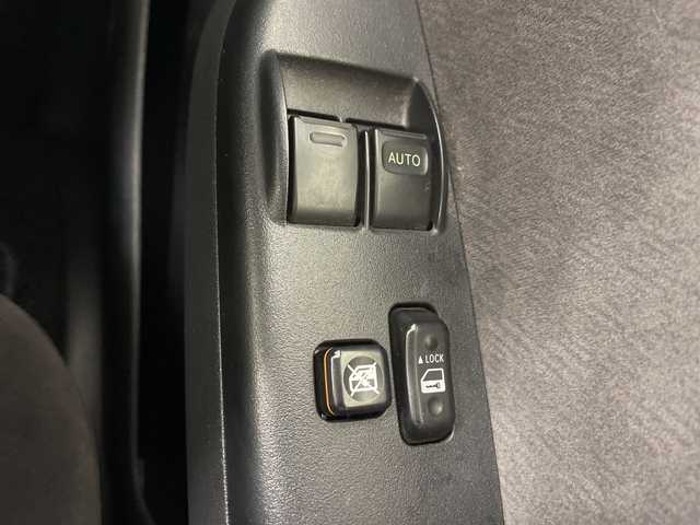 トヨタ ハイエース GL ロング 道央・札幌 2019(平31)年 2.5万km ホワイトパールクリスタルシャイン ・４WD/　キャンピング仕様車/・トヨタセーフティセンス/・プリクラッシュセーフティ/・キャンピング仕様装備品/・冷蔵庫・流し台・レンジ/・車社内LED証明・ベット仕様/・車内カーテン・テーブルキット/・リアクーラー・リアヒーター/・車外電源ケーブル/・車内１００V電源/・左スライドドア（イージークローザー付）/・社外ナビ（DVD.CD.SD.Bluetooth）/・バックカメラ/・LEDライト/オートライト/・ドライブレコーダー/・スマートキー