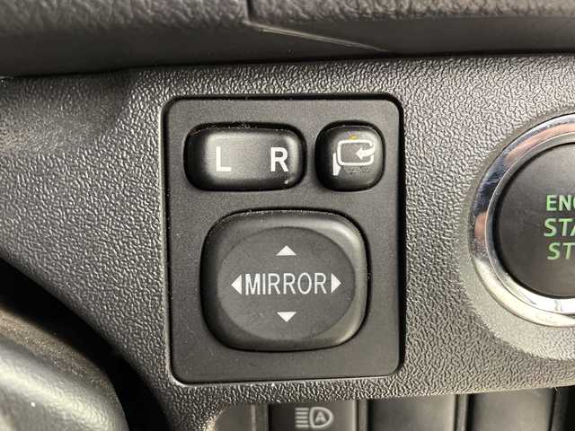 トヨタ ハイエース GL ロング 道央・札幌 2019(平31)年 2.5万km ホワイトパールクリスタルシャイン ・４WD/　キャンピング仕様車/・トヨタセーフティセンス/・プリクラッシュセーフティ/・キャンピング仕様装備品/・冷蔵庫・流し台・レンジ/・車社内LED証明・ベット仕様/・車内カーテン・テーブルキット/・リアクーラー・リアヒーター/・車外電源ケーブル/・車内１００V電源/・左スライドドア（イージークローザー付）/・社外ナビ（DVD.CD.SD.Bluetooth）/・バックカメラ/・LEDライト/オートライト/・ドライブレコーダー/・スマートキー