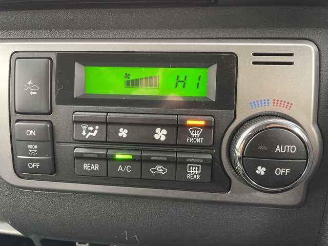 トヨタ ハイエース GL ロング 道央・札幌 2019(平31)年 2.5万km ホワイトパールクリスタルシャイン ・４WD/　キャンピング仕様車/・トヨタセーフティセンス/・プリクラッシュセーフティ/・キャンピング仕様装備品/・冷蔵庫・流し台・レンジ/・車社内LED証明・ベット仕様/・車内カーテン・テーブルキット/・リアクーラー・リアヒーター/・車外電源ケーブル/・車内１００V電源/・左スライドドア（イージークローザー付）/・社外ナビ（DVD.CD.SD.Bluetooth）/・バックカメラ/・LEDライト/オートライト/・ドライブレコーダー/・スマートキー