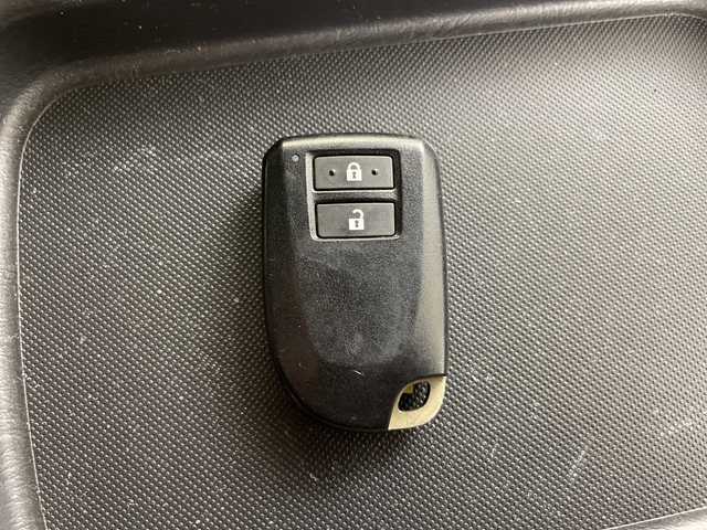 トヨタ ハイエース GL ロング 道央・札幌 2019(平31)年 2.5万km ホワイトパールクリスタルシャイン ・４WD/　キャンピング仕様車/・トヨタセーフティセンス/・プリクラッシュセーフティ/・キャンピング仕様装備品/・冷蔵庫・流し台・レンジ/・車社内LED証明・ベット仕様/・車内カーテン・テーブルキット/・リアクーラー・リアヒーター/・車外電源ケーブル/・車内１００V電源/・左スライドドア（イージークローザー付）/・社外ナビ（DVD.CD.SD.Bluetooth）/・バックカメラ/・LEDライト/オートライト/・ドライブレコーダー/・スマートキー