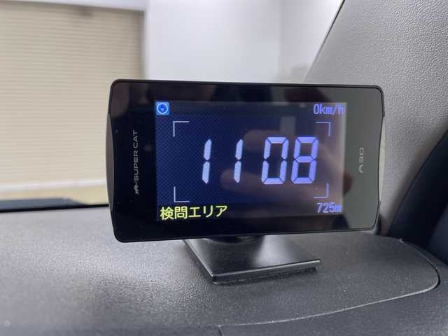 トヨタ ハイエース GL ロング 道央・札幌 2019(平31)年 2.5万km ホワイトパールクリスタルシャイン ・４WD/　キャンピング仕様車/・トヨタセーフティセンス/・プリクラッシュセーフティ/・キャンピング仕様装備品/・冷蔵庫・流し台・レンジ/・車社内LED証明・ベット仕様/・車内カーテン・テーブルキット/・リアクーラー・リアヒーター/・車外電源ケーブル/・車内１００V電源/・左スライドドア（イージークローザー付）/・社外ナビ（DVD.CD.SD.Bluetooth）/・バックカメラ/・LEDライト/オートライト/・ドライブレコーダー/・スマートキー